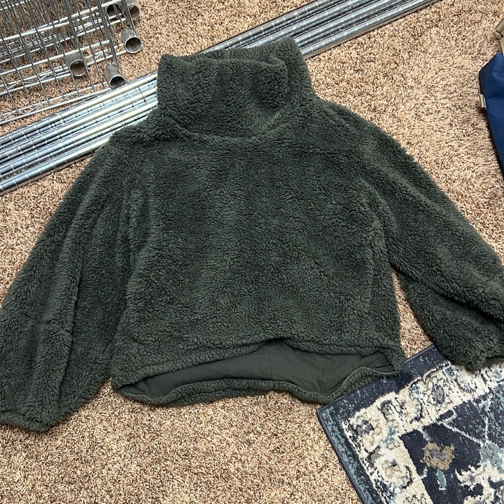 Lululemon Pullover